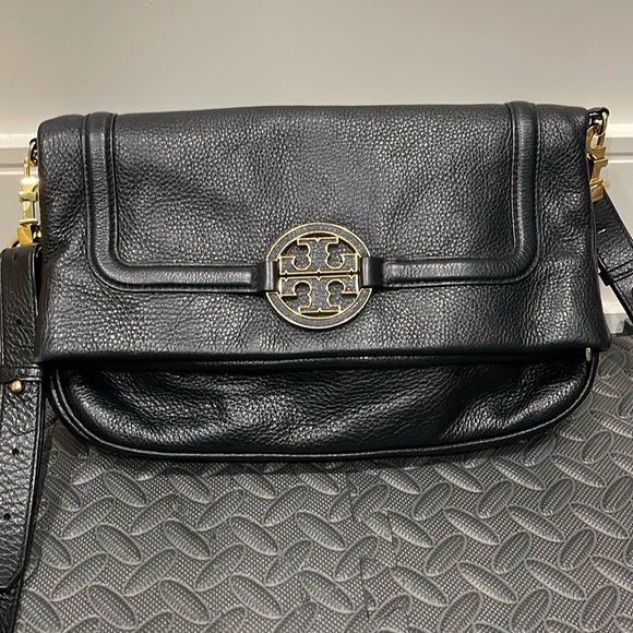 Tory Burch Large ‘Amanda’ fold over crossbody bag. - Picture 2 of 12